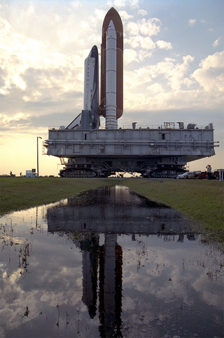 Illustration for article titled Massive Spacecraft Transport Vehicles Are Still Going After 50 Years